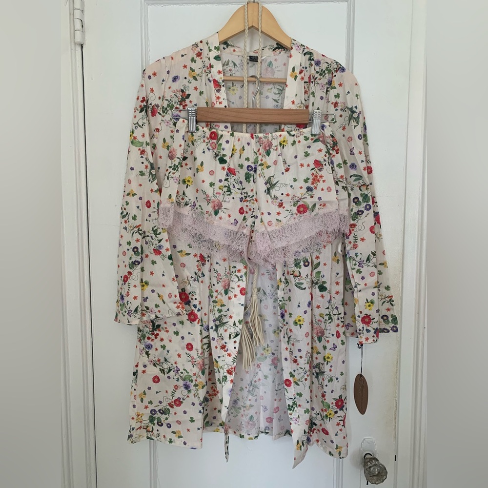 ONLY HEARTS MARIANNE FLORAL BELL SLEEVE KIMONO + MATCHING SHORTS | Size M | NWT